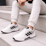 Monochrome Pulse Runner